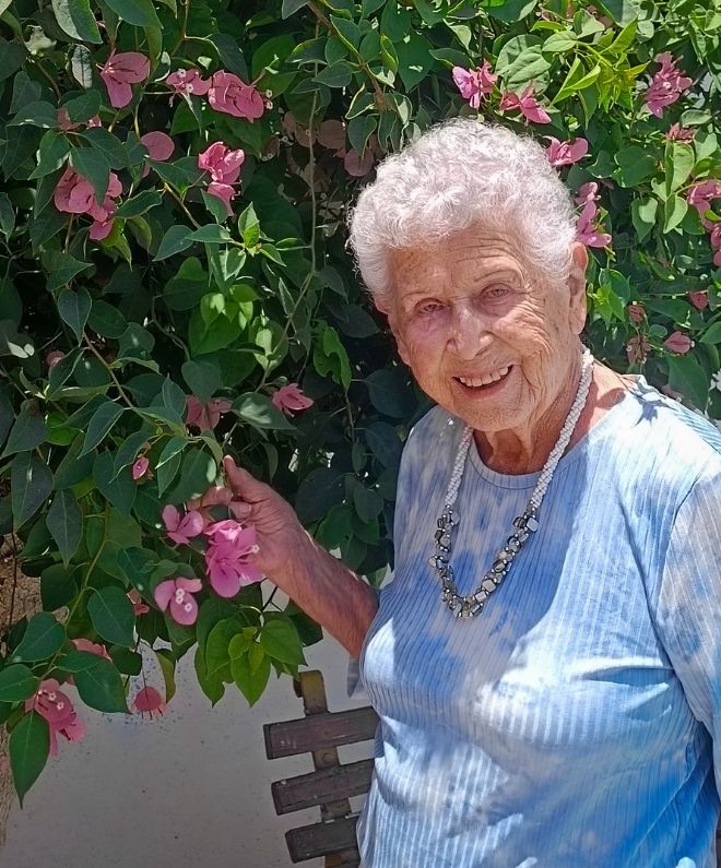 María Eugenia González Yanulaque